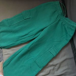 ARITZIA CARGO SWEATPANTS💚